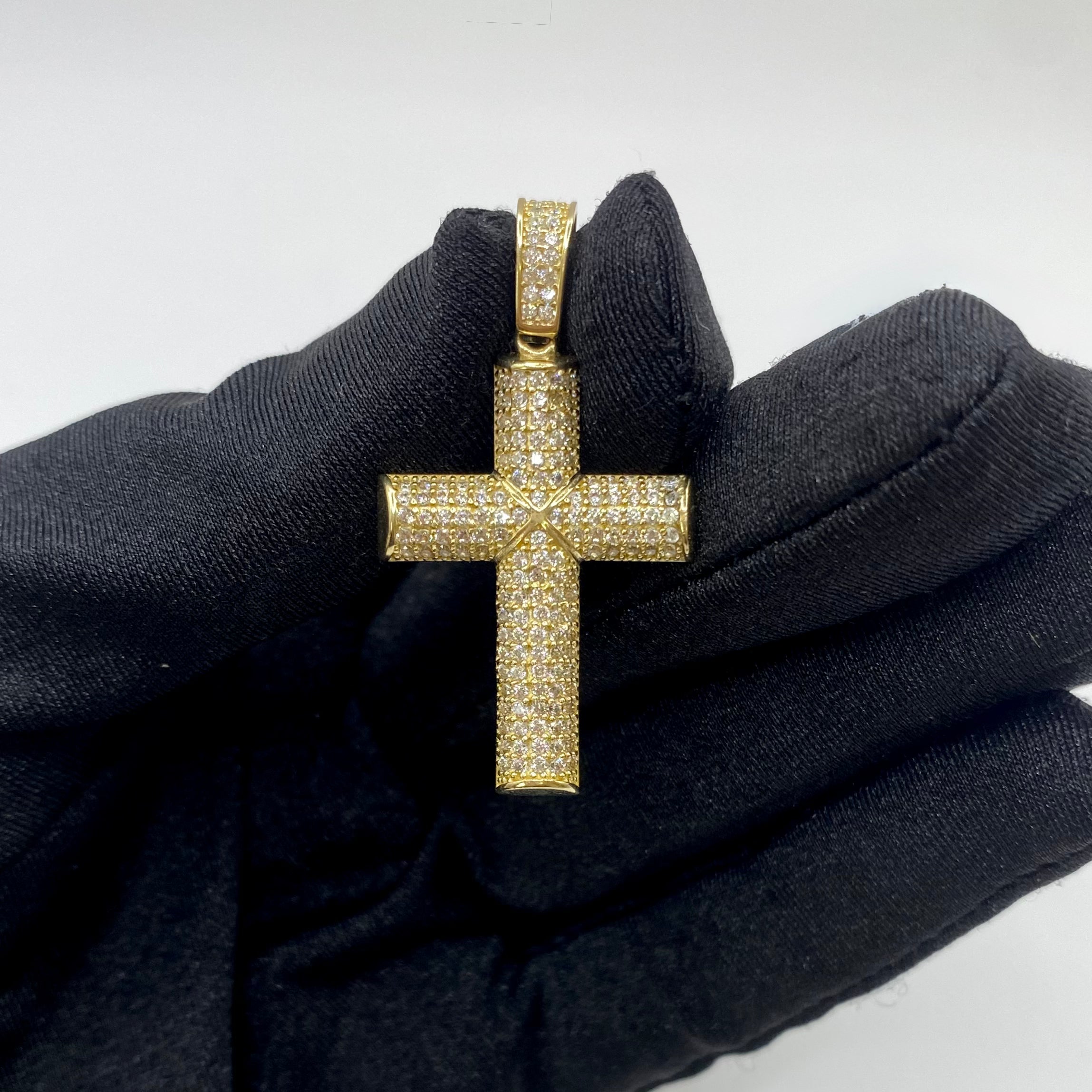 Cruz Pavé Mini Oro 10k