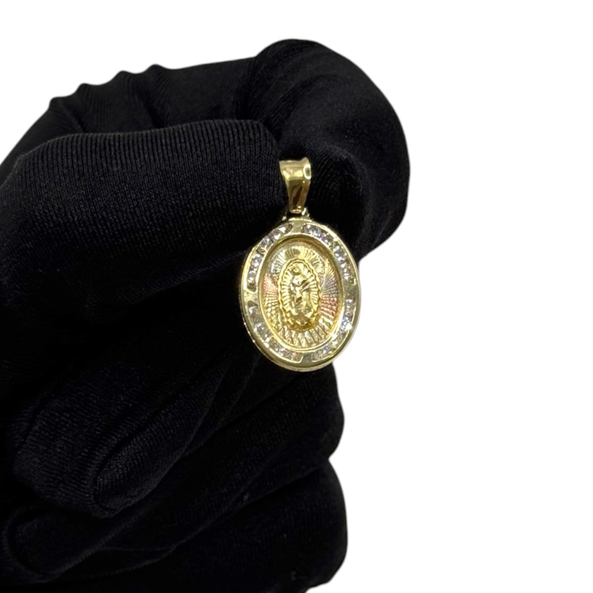 Virgen de Guadalupe Oval con Zirconias Elegance en Oro 10k