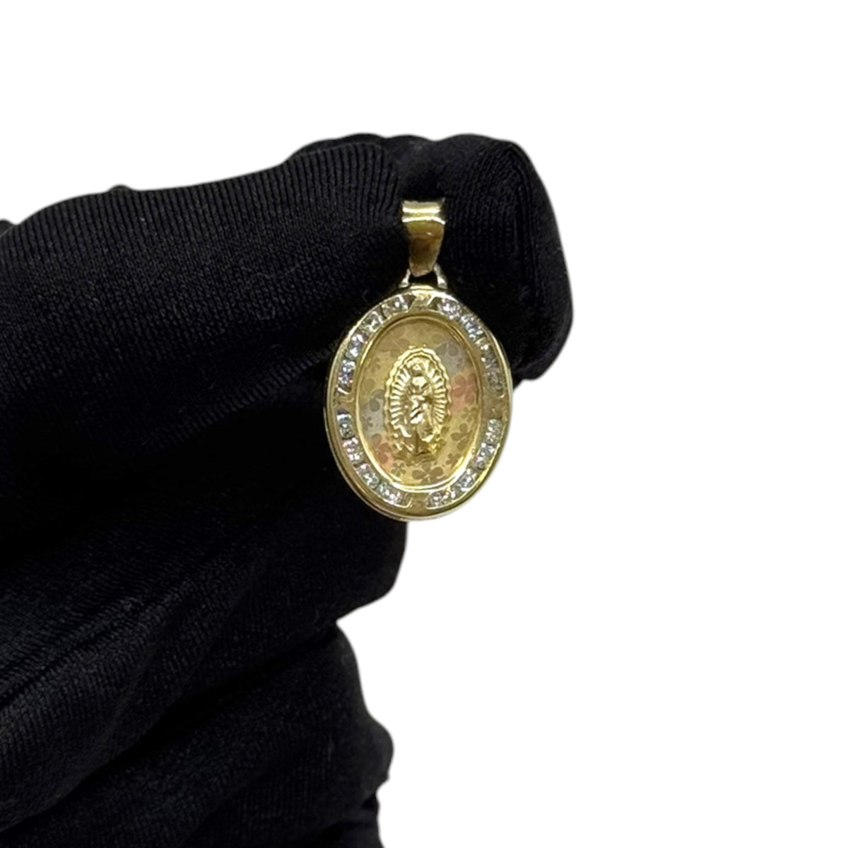 Virgen de Guadalupe Oval Tricolor con Zirconias en Oro 10k