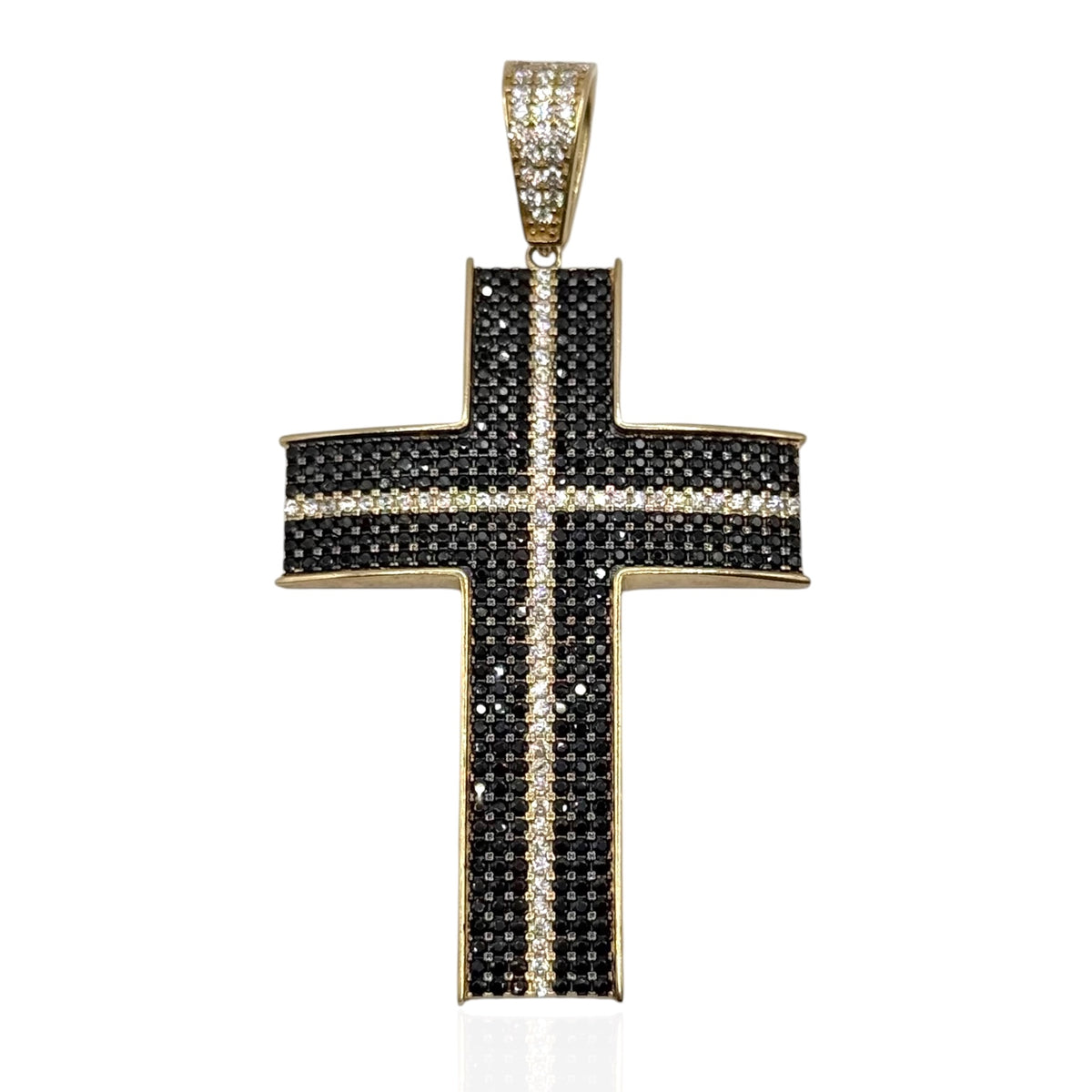 Cruz Imperial Black Pavé en Oro 10k