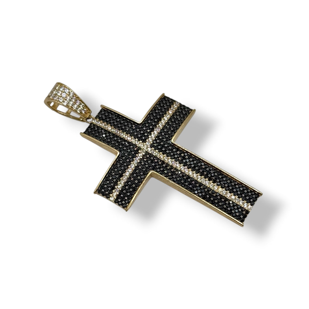 Cruz Imperial Black Pavé en Oro 10k