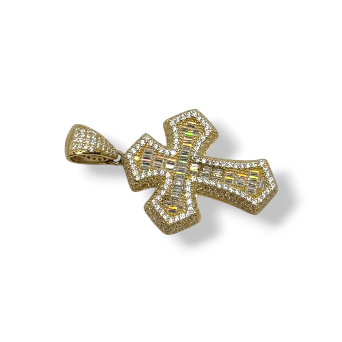 Cruz Imperial Baguette Pavé en Oro 10k