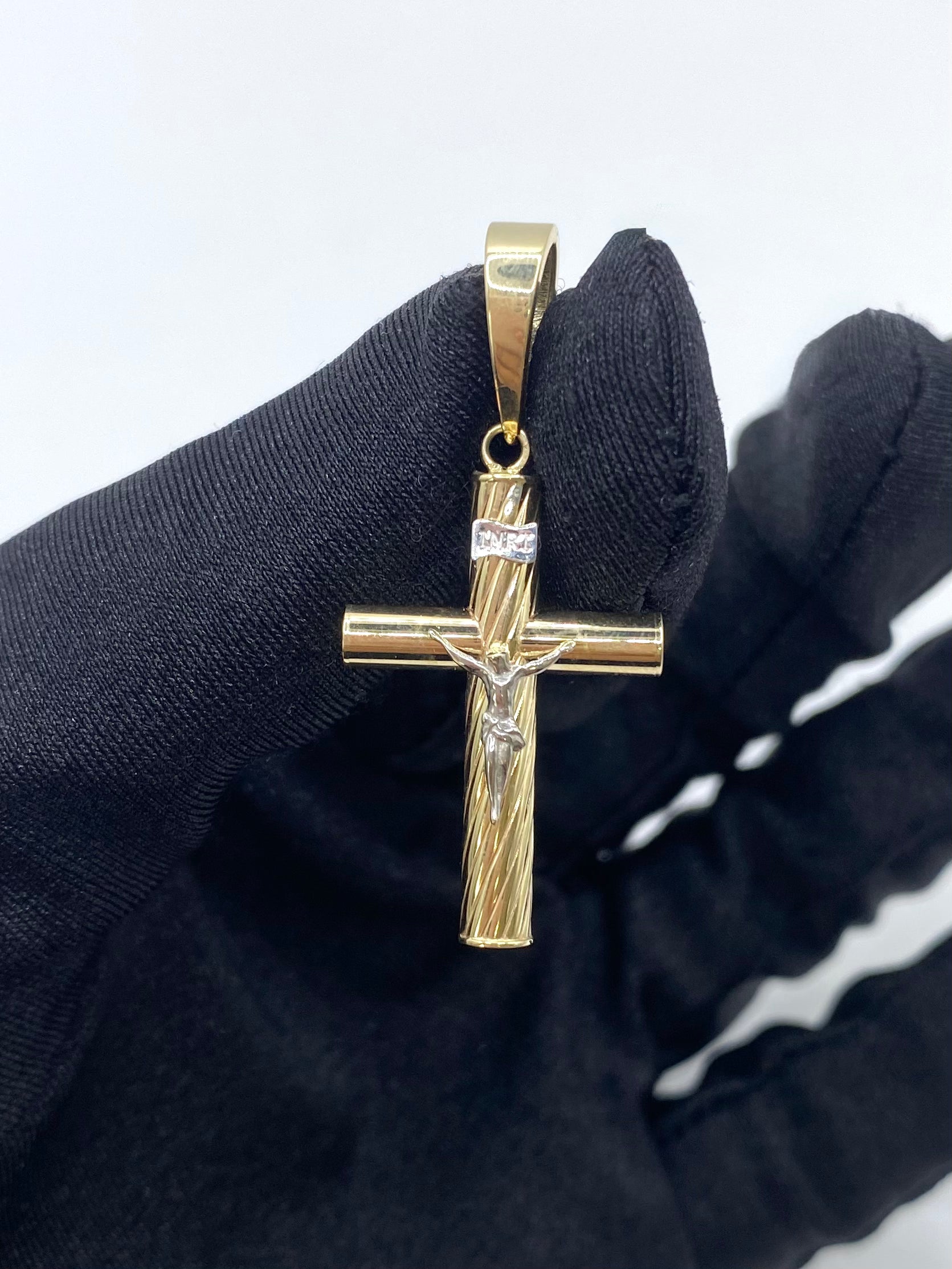 Cruz Vía Xs en Oro 10k