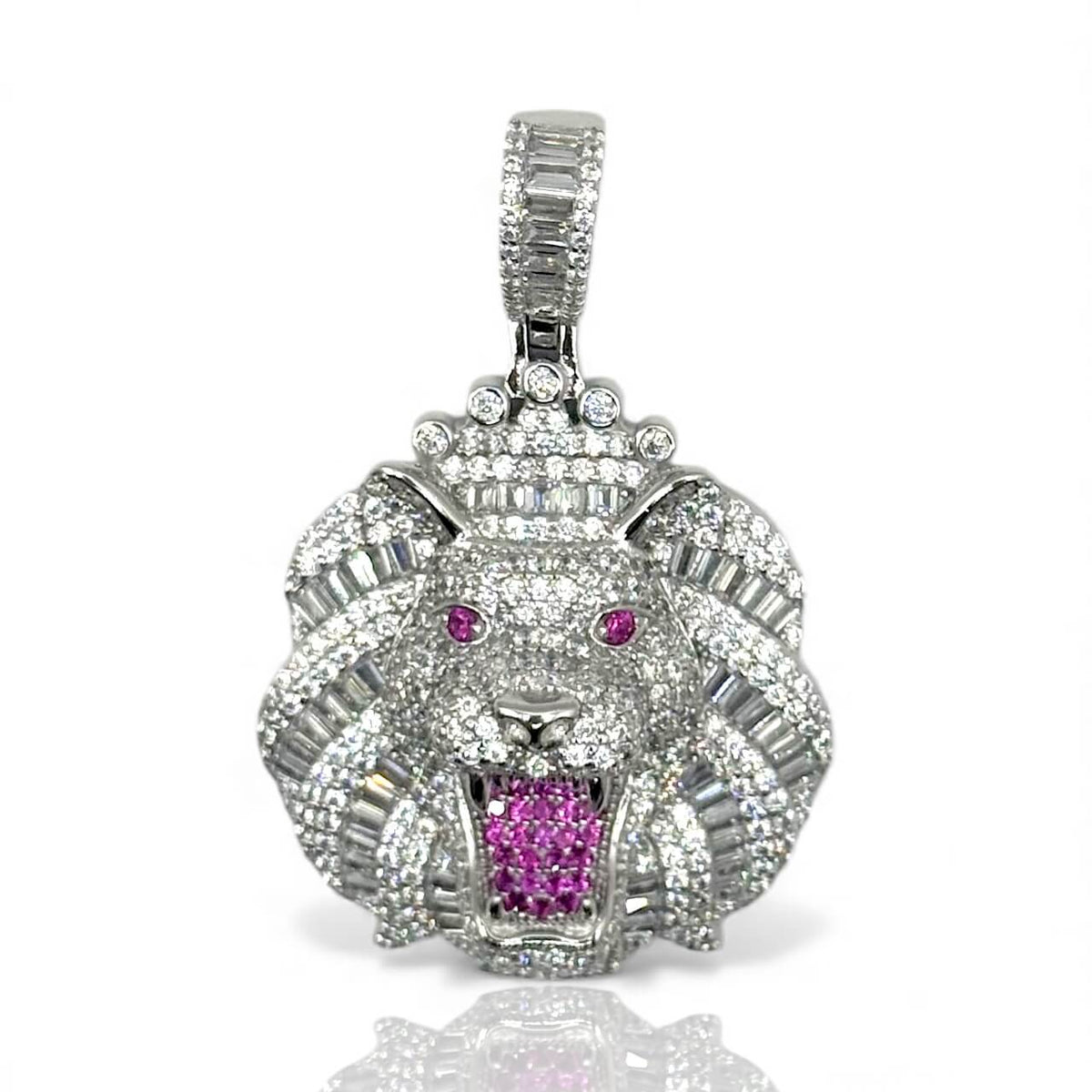 Dije León Imperial Fucsia