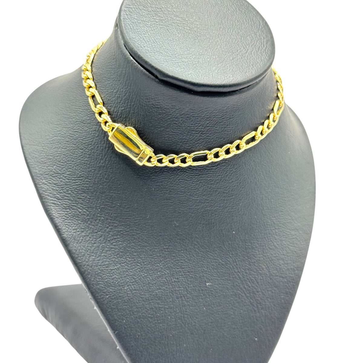 Pulsera Fígaro con Broche Liso en Oro 10k